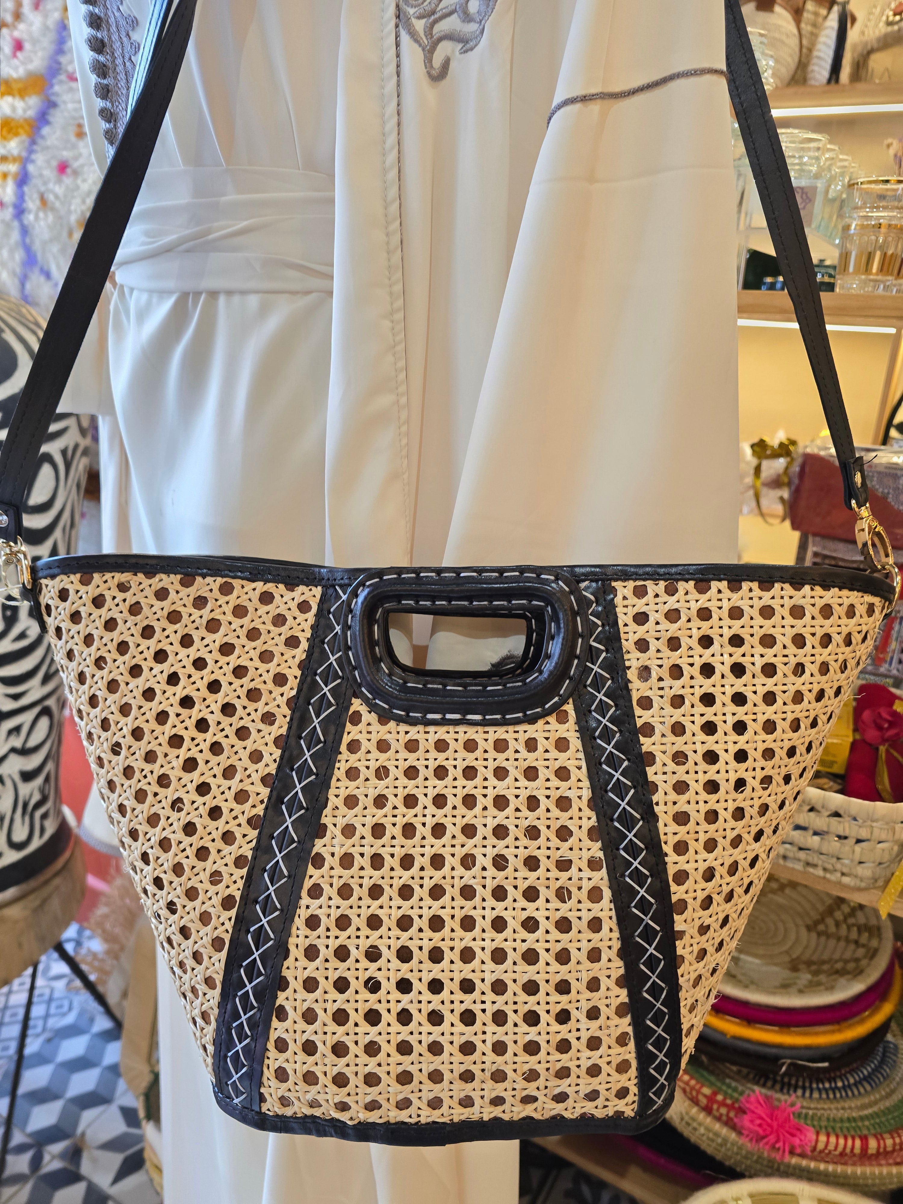 Panier en Cannage et cuir Noir - Ij Beldi